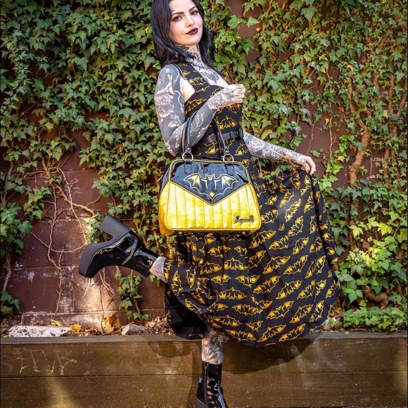 π NWOT Sourpuss Nokturnal Bat Black and Gold Bowler retro purse HTF Rare - Picture 5 of 5